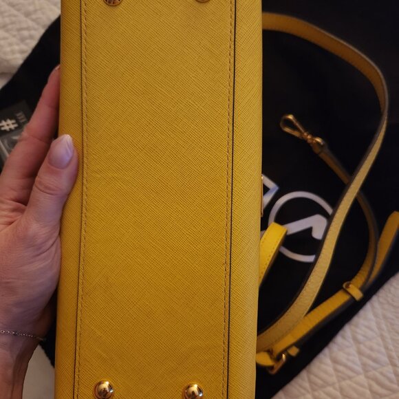 Yellow MCM Bag - Picture 4 of 9